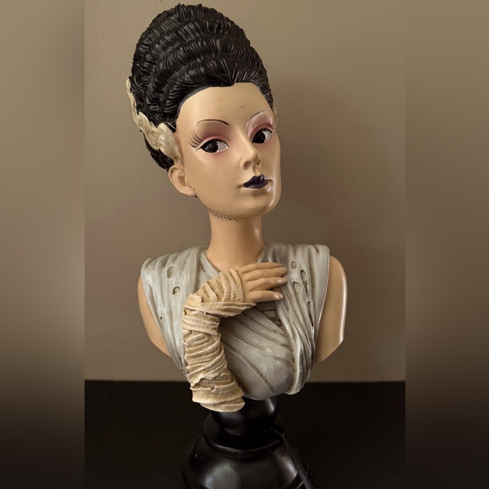 Bride of Frankenstein bust